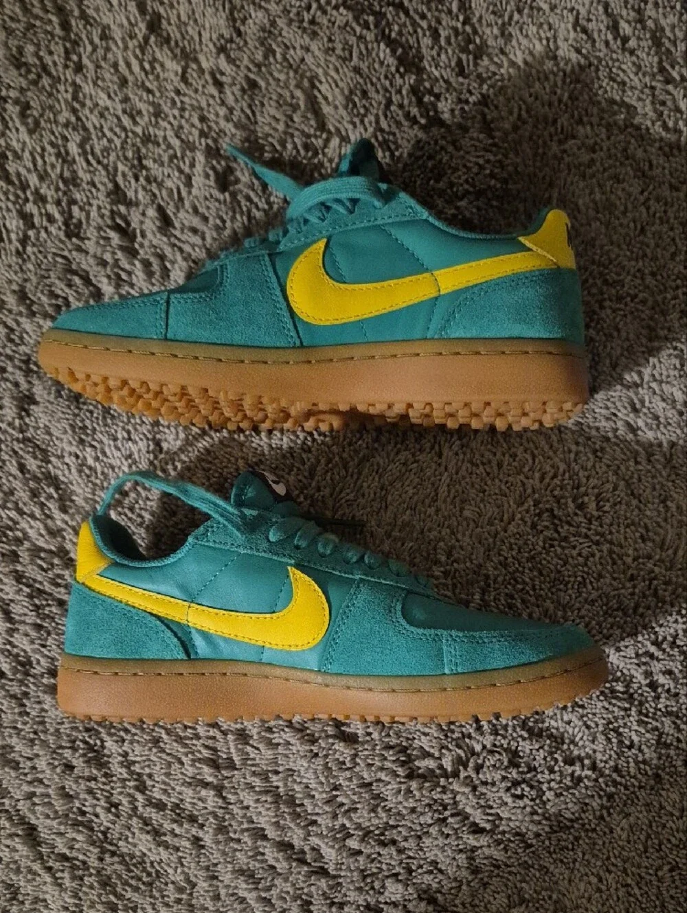 Nike Green & Yellow Low-Profile Sneakers
